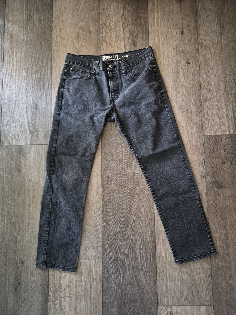 Signature Men’s Washed Black Straight Jeans